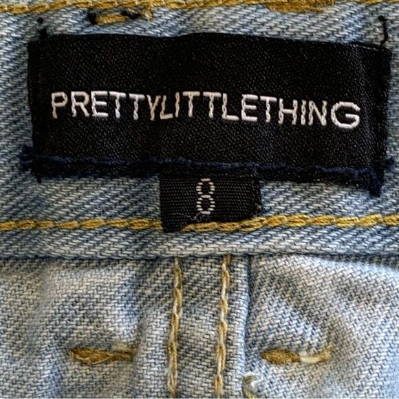PrettyLittleThing Petite Light Wash Chain Detail Denim Mini Skirt Size 8 - Picture 5 of 9